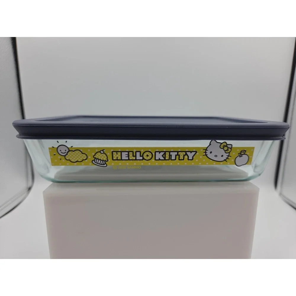 Pyrex Hello Kitty Rectangular Glass Food Storage Container Snap Lid Set